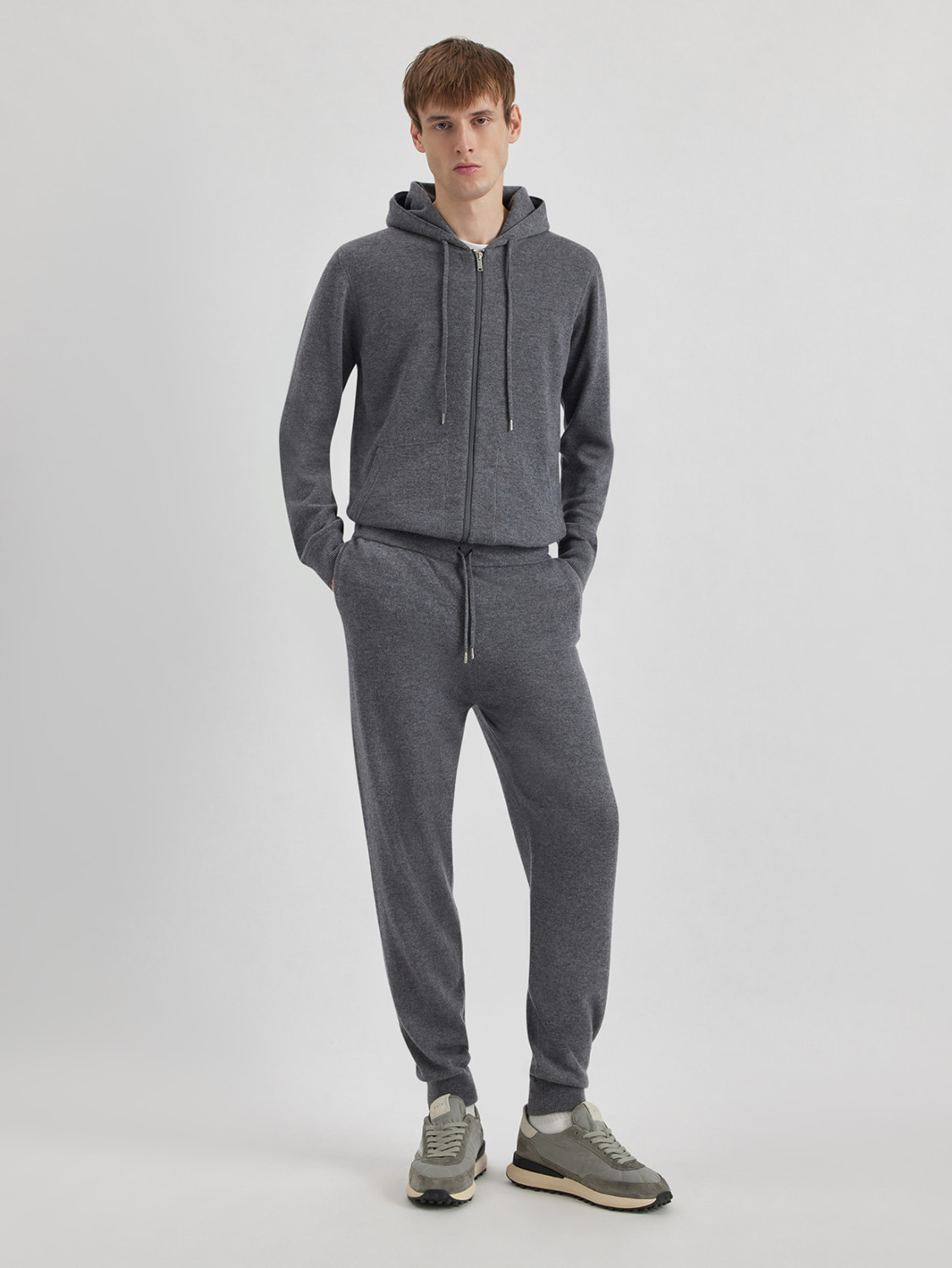 ALPHA STUDIO: PANTALÓN JOGGER SPORT EN LANA GEELONG