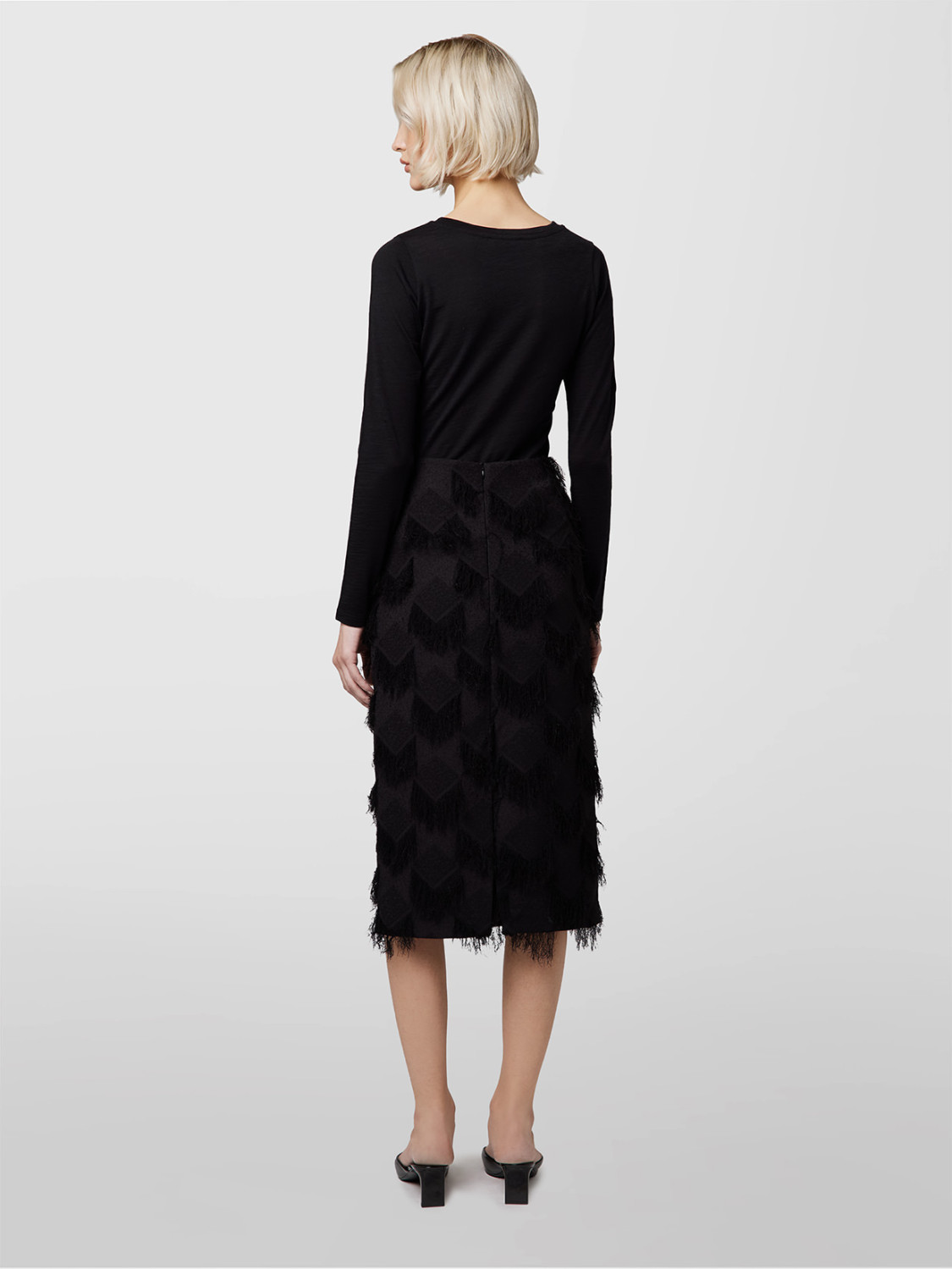 ALPHA STUDIO: VRILLE DIAMOND SQUARE LONGUETTE SKIRT