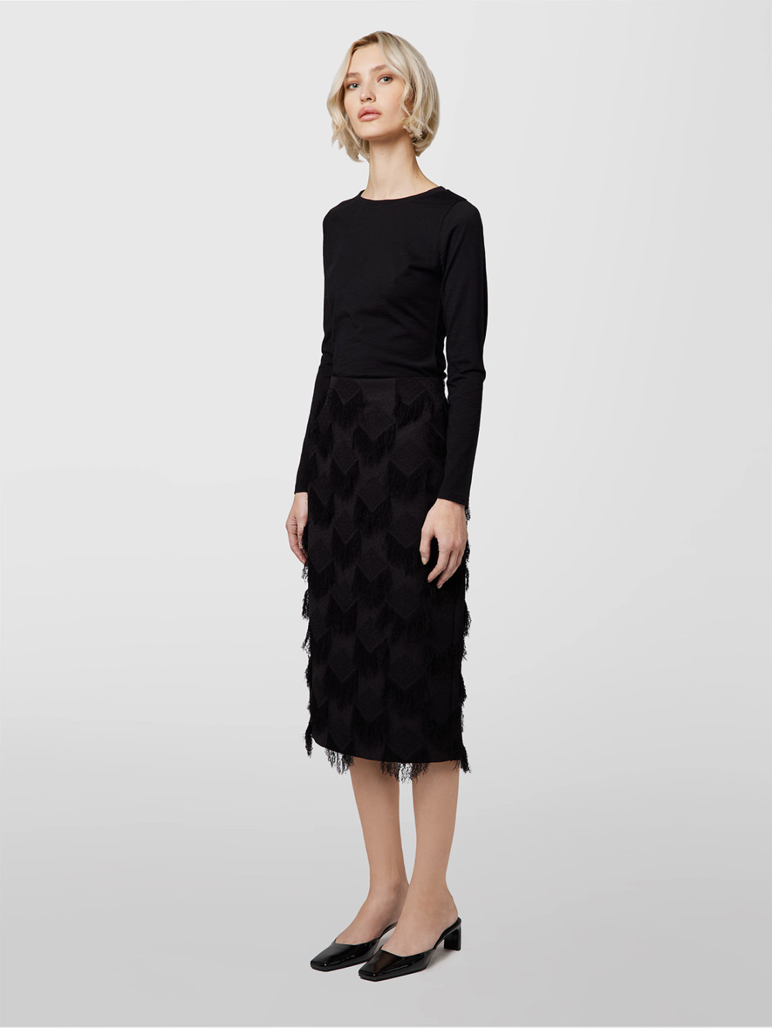 ALPHA STUDIO: VRILLE DIAMOND SQUARE LONGUETTE SKIRT