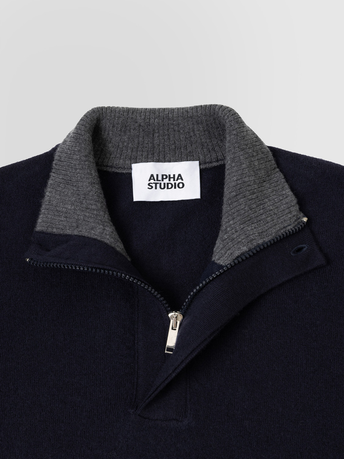ALPHA STUDIO: JERSEY BASIC DE CUELLO PERKINS EN LANA GEELONG