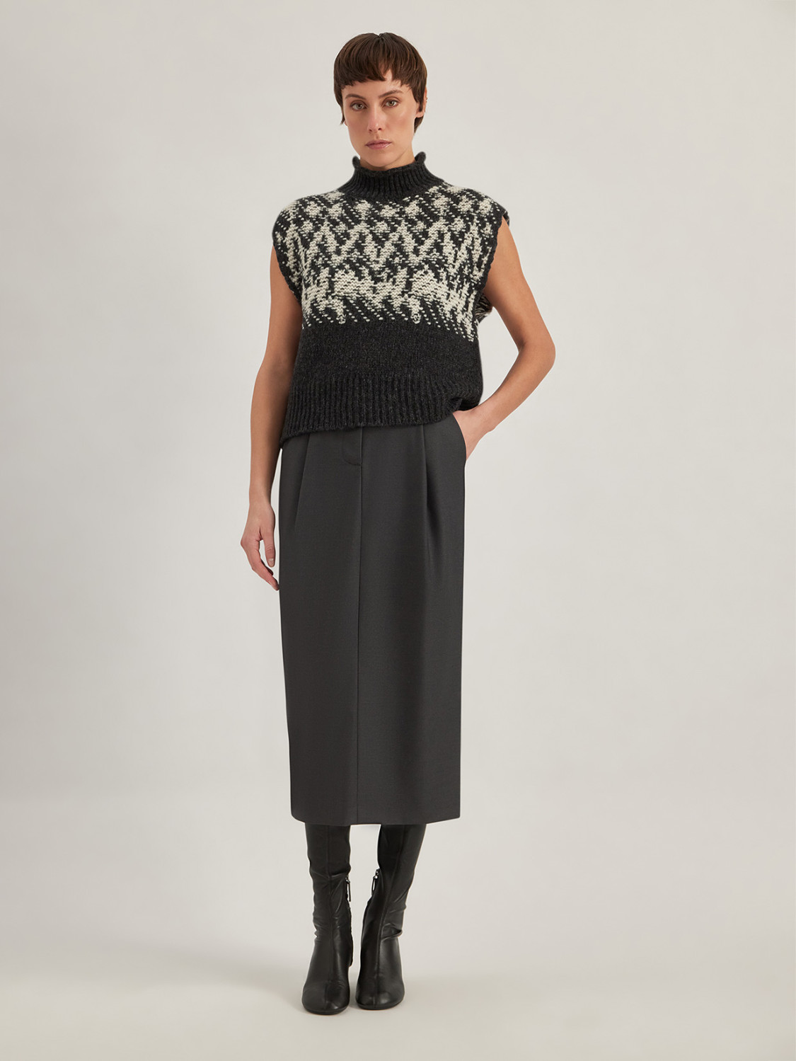 ALPHA STUDIO: NORWEGIAN JACQUARD SLEEVELESS GRANDAD NECK SWEATER