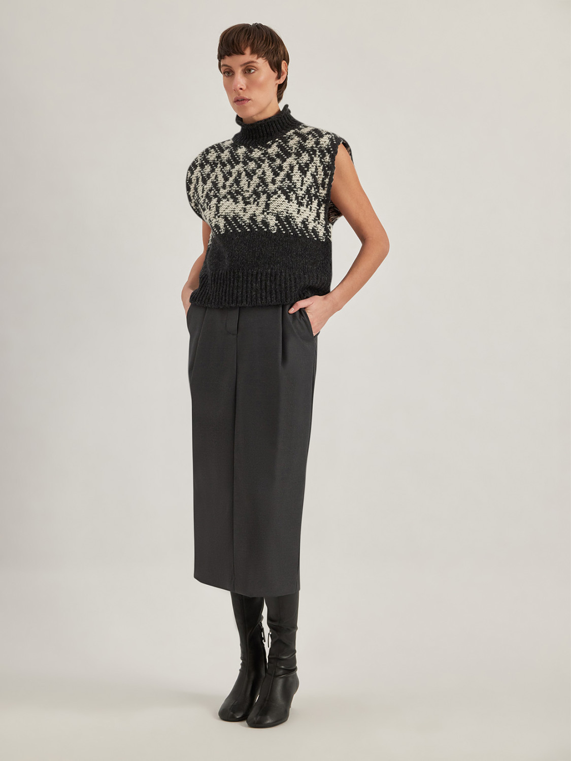 ALPHA STUDIO: NORWEGIAN JACQUARD SLEEVELESS GRANDAD NECK SWEATER