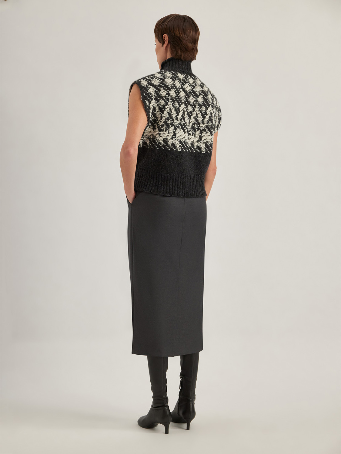 ALPHA STUDIO: NORWEGIAN JACQUARD SLEEVELESS GRANDAD NECK SWEATER