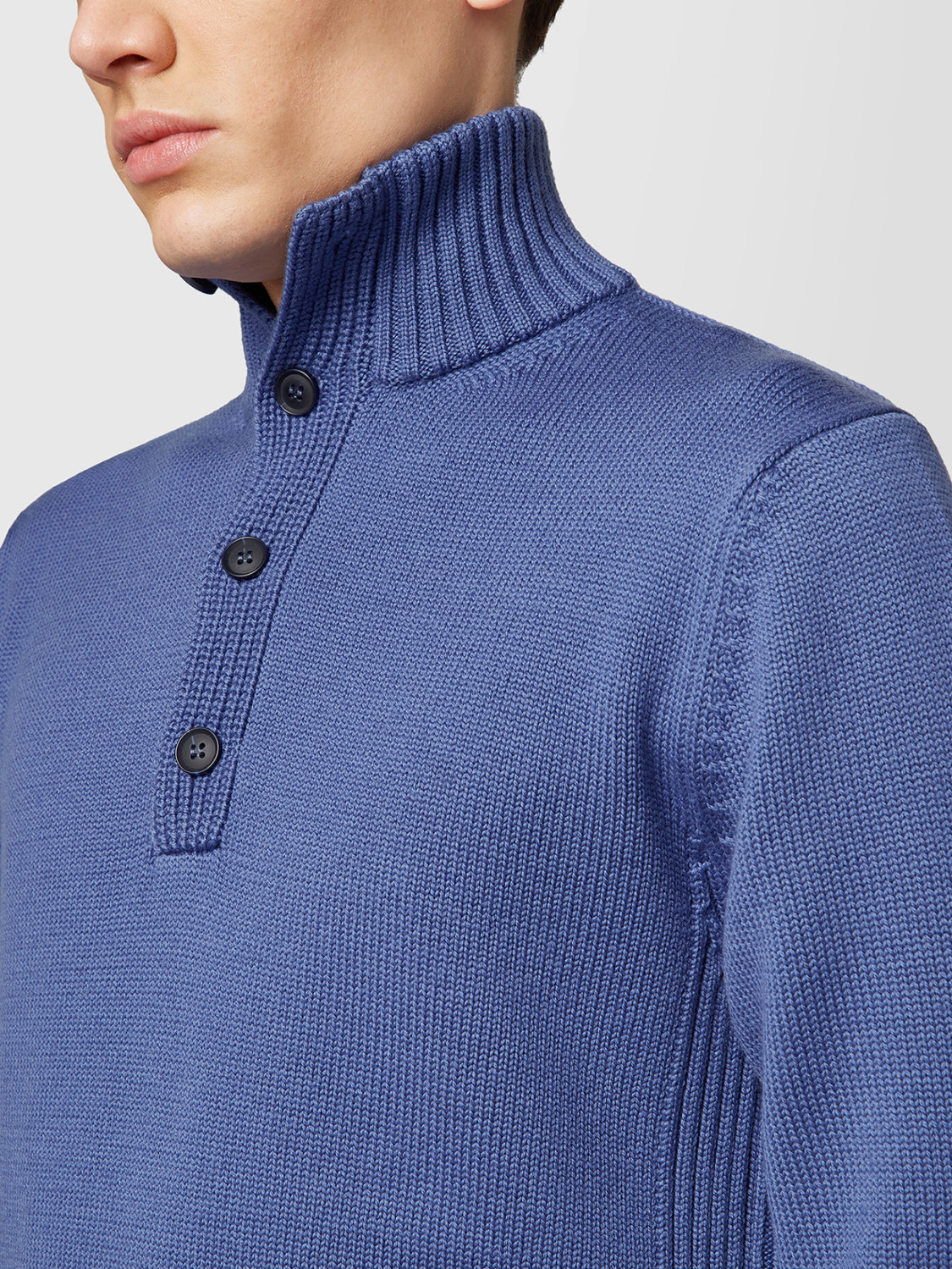 ALPHA STUDIO: URBAN GRANDAD NECK SWEATER IN MERINO WOOL