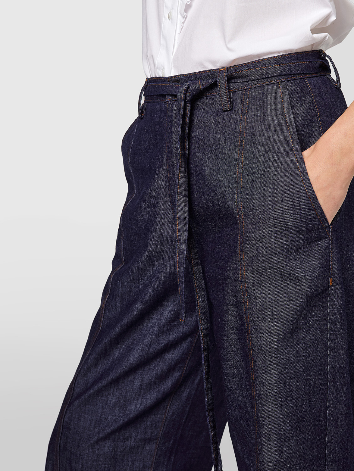 ALPHA STUDIO: CHAMBRAY PANTS