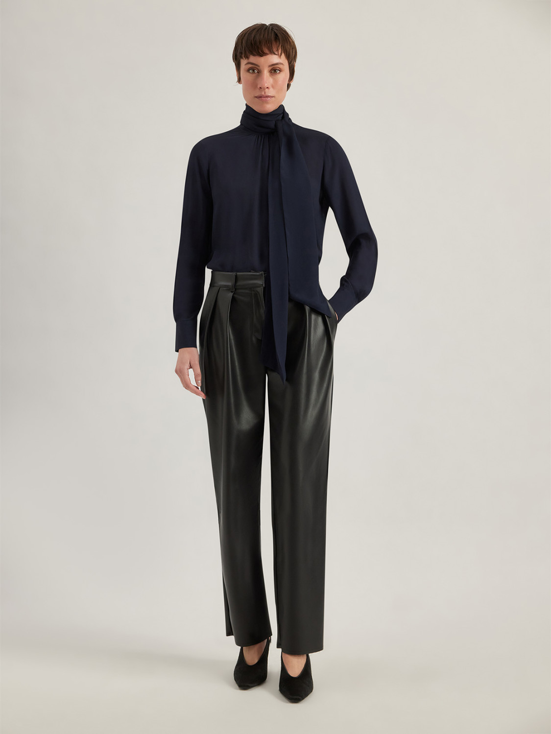 ALPHA STUDIO: PANTALONE CON PENCES IN ECOPELLE
