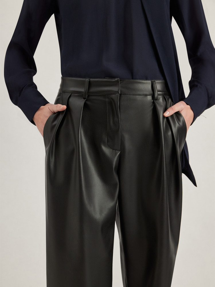 PLEATED PANTS IN ECO LEATHER