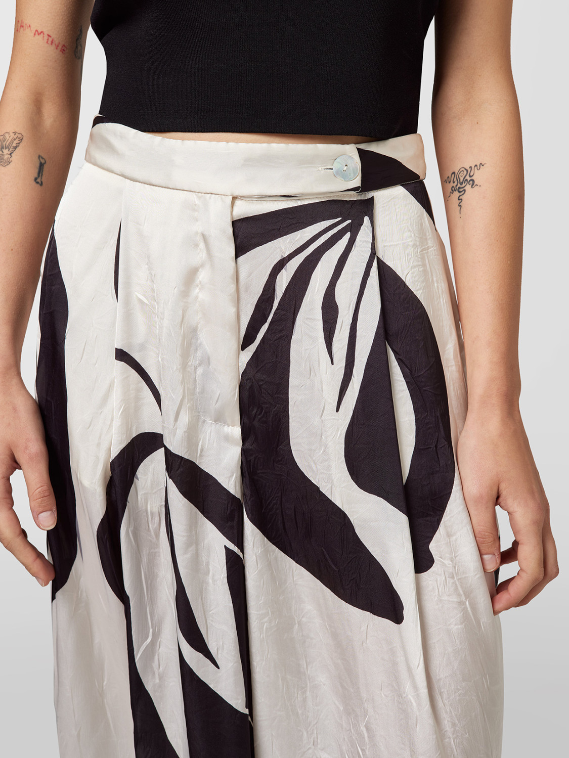 ALPHA STUDIO: CRIKLE FLOWER PANTS