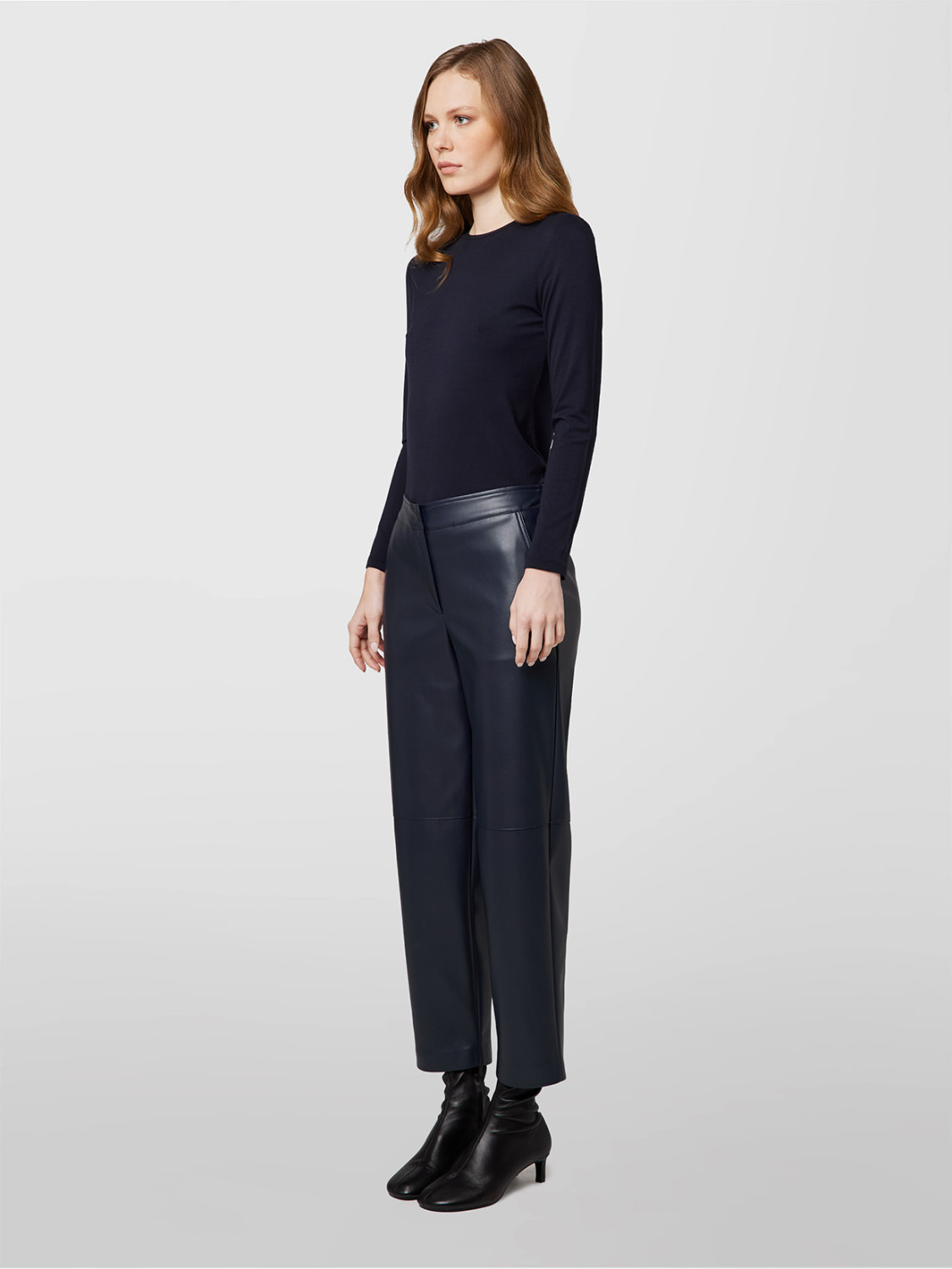 ALPHA STUDIO: STRAIGHT PANTS IN ECO LEATHER