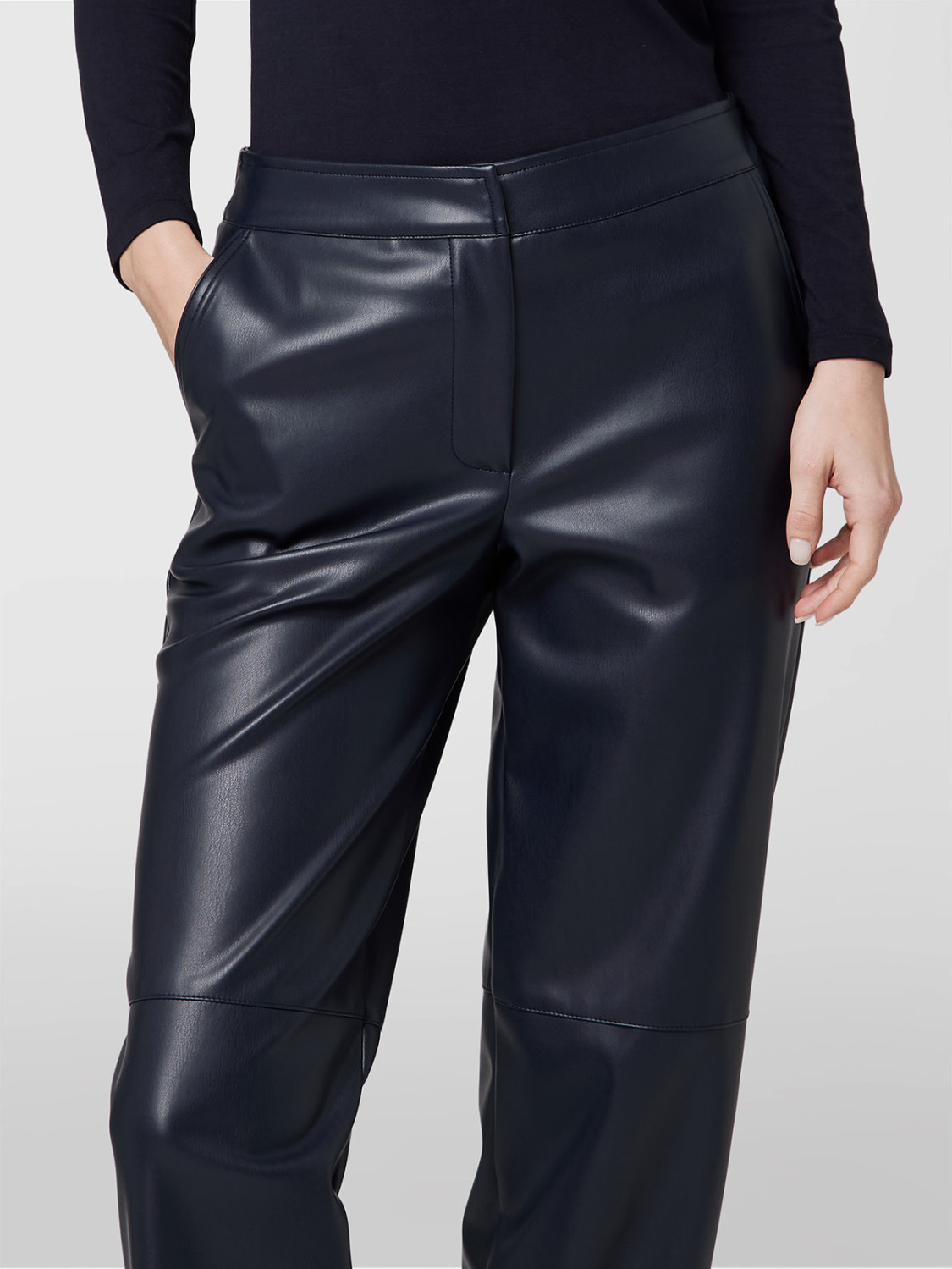 ALPHA STUDIO: STRAIGHT PANTS IN ECO LEATHER