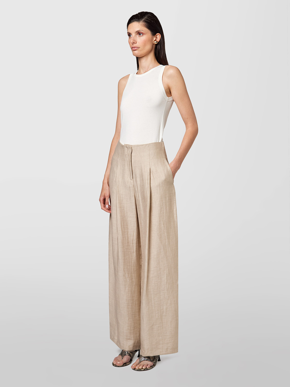 ALPHA STUDIO: LINEN PLEATED TROUSERS