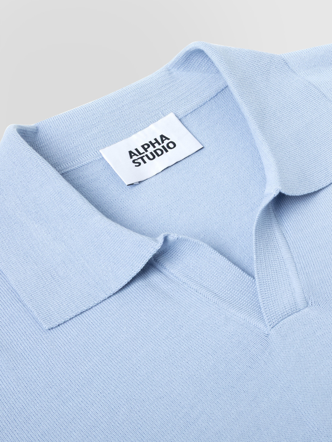 ALPHA STUDIO: POLO EN CREPÉ
