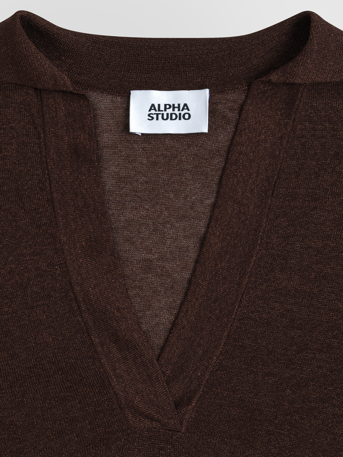 ALPHA STUDIO: EFFORTLESSLY INTEGRATED POLO