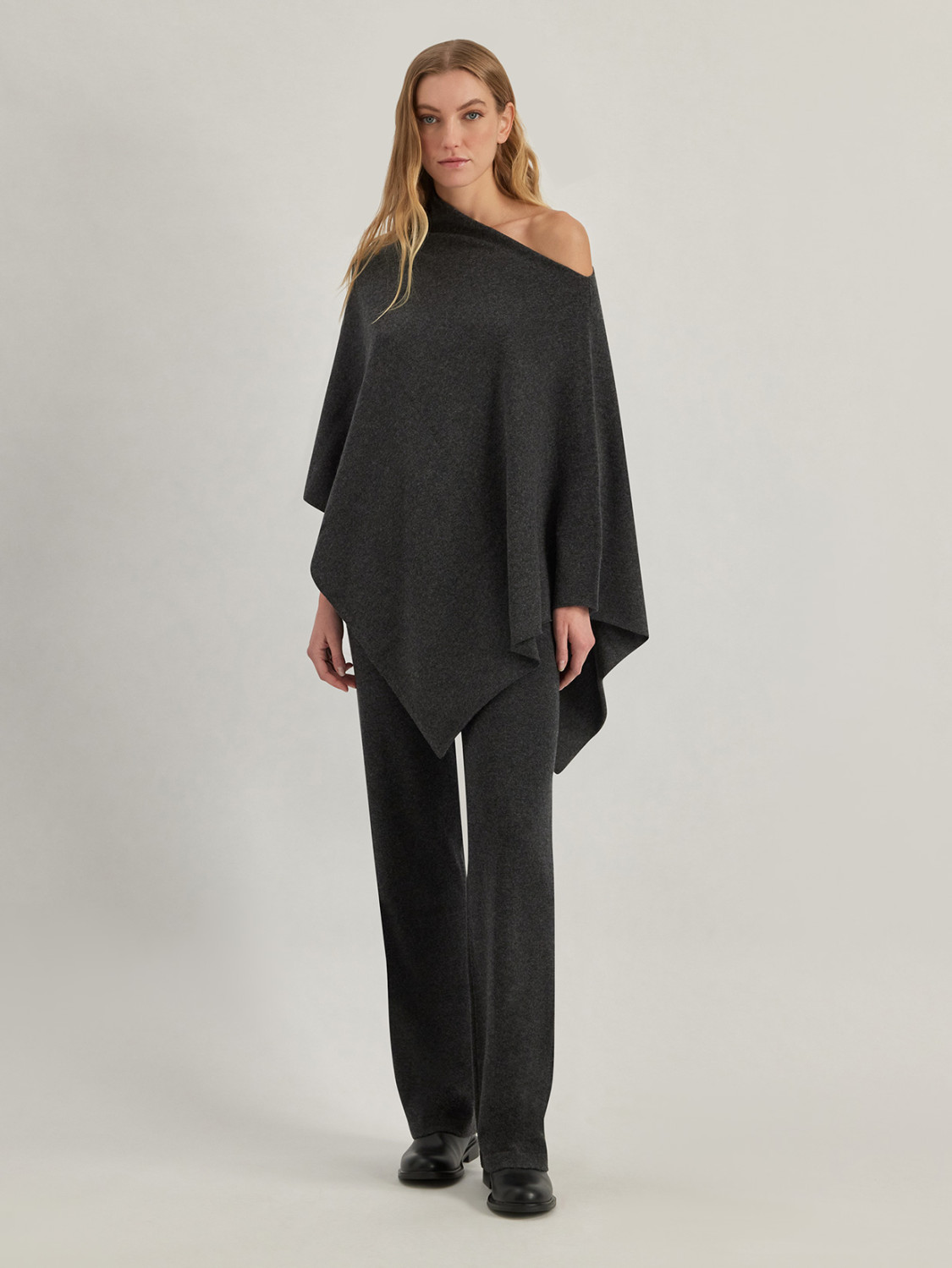 ALPHA STUDIO: PONCHO EN LAINE ET CACHEMIRE