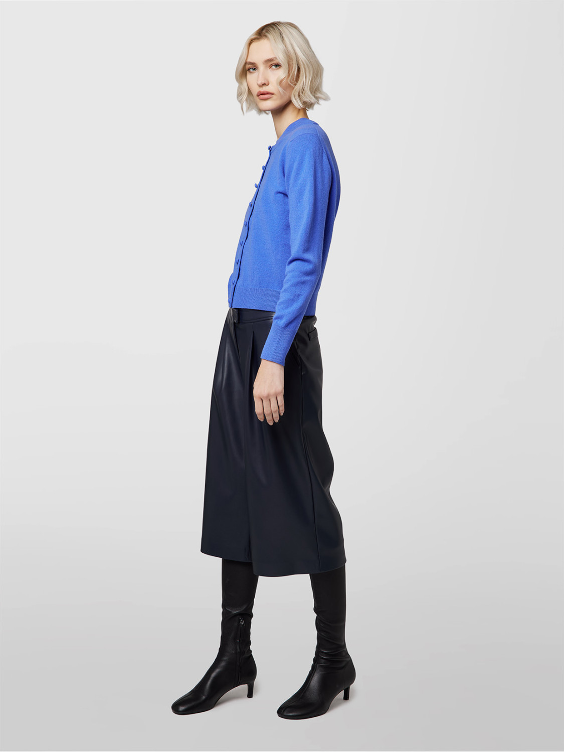 ALPHA STUDIO: REBECCA CROPPED RETRO