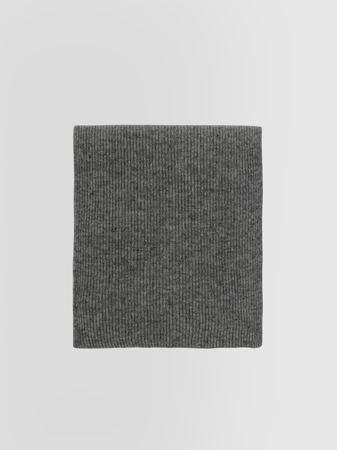 ALPHA STUDIO: RIBBED SCARF IN CASHMERE