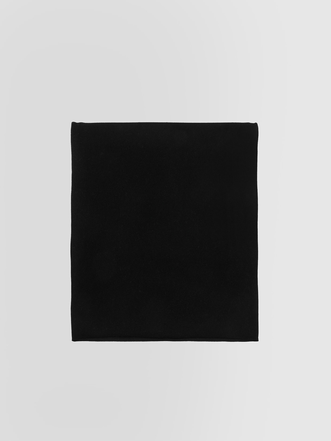 ALPHA STUDIO: SCARF IN CASHMERE