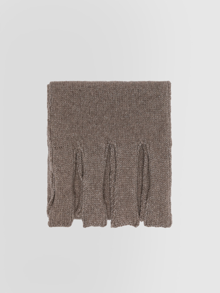 SOFT AND SHINY SCARF