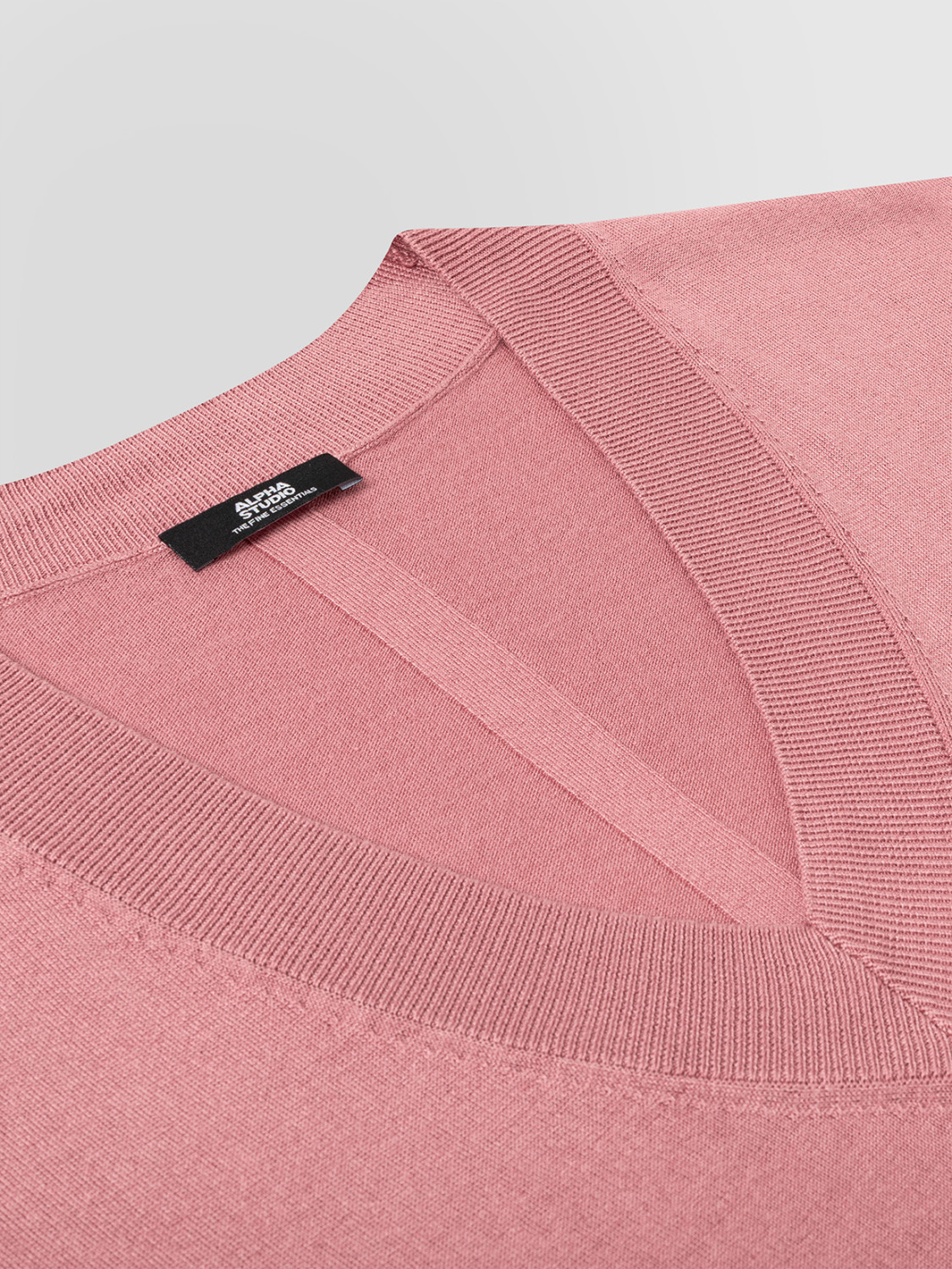 ALPHA STUDIO: ESCOTE EN V DE SEDA Y CASHMERE