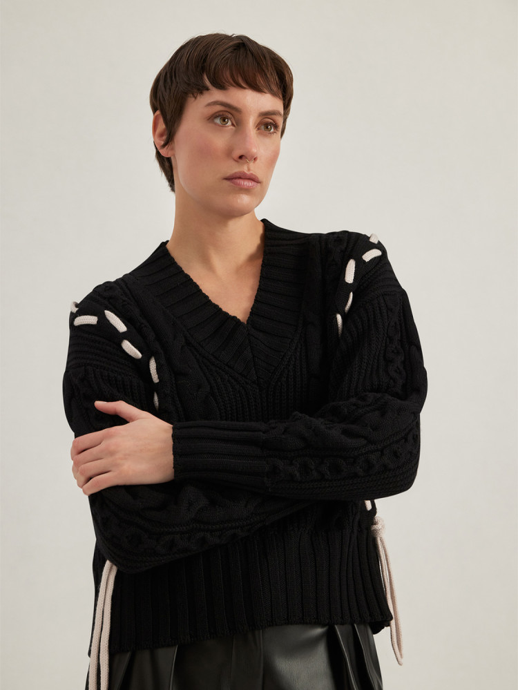 TAPE-DETAIL V-NECK SWEATER