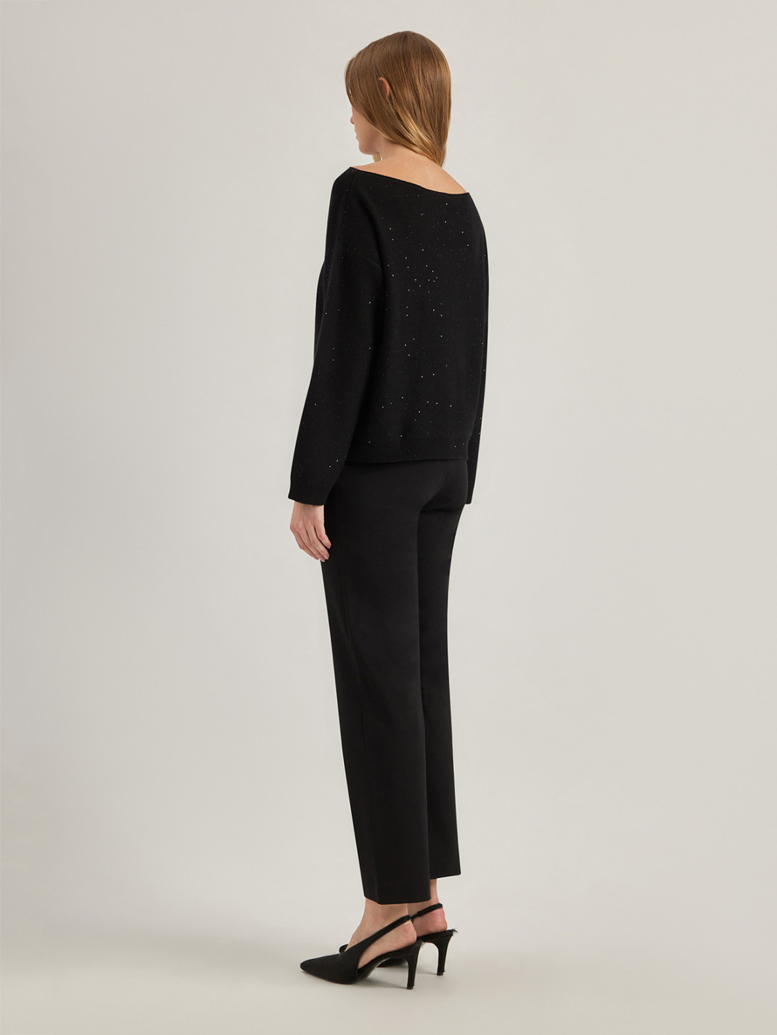 ALPHA STUDIO: JERSEY BOXY DE CUELLO BARCO CON LENTEJUELAS