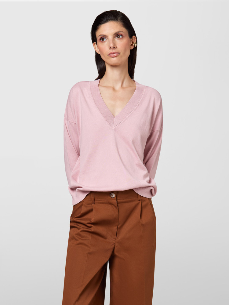 V-NECK EASY TO STYLE