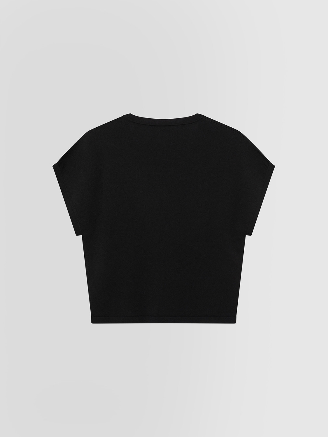 ALPHA STUDIO: V-NECK FLOWER EMBROIDERY