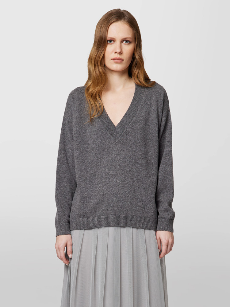 FOUR SEASON V-NECK SWEATER