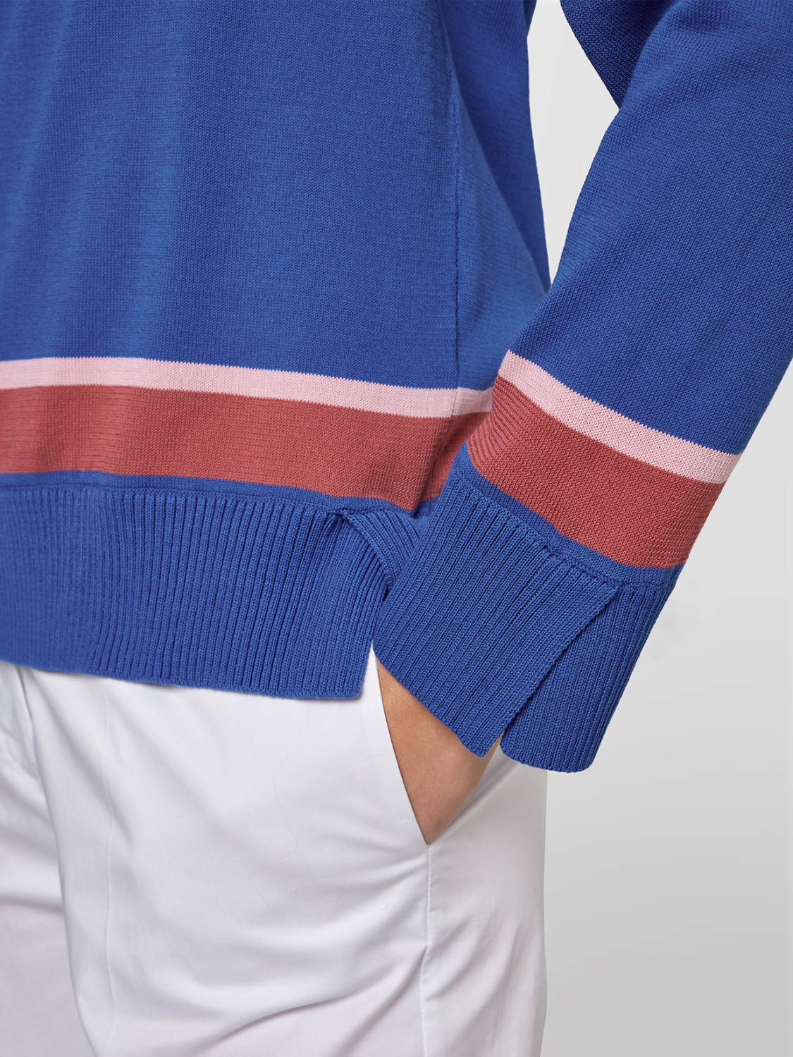 ALPHA STUDIO: SCOLLO V NEW STRIPES