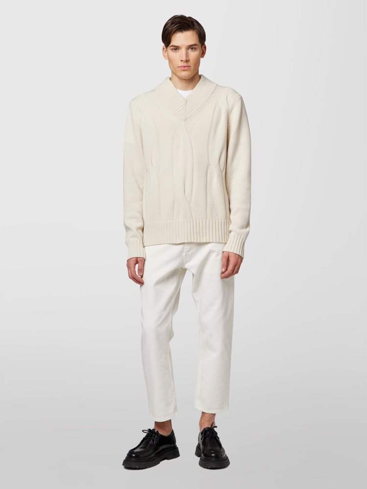 V-NECK SWEATER IN BRAID CABLE STITCH 4-PLY CASHMERE