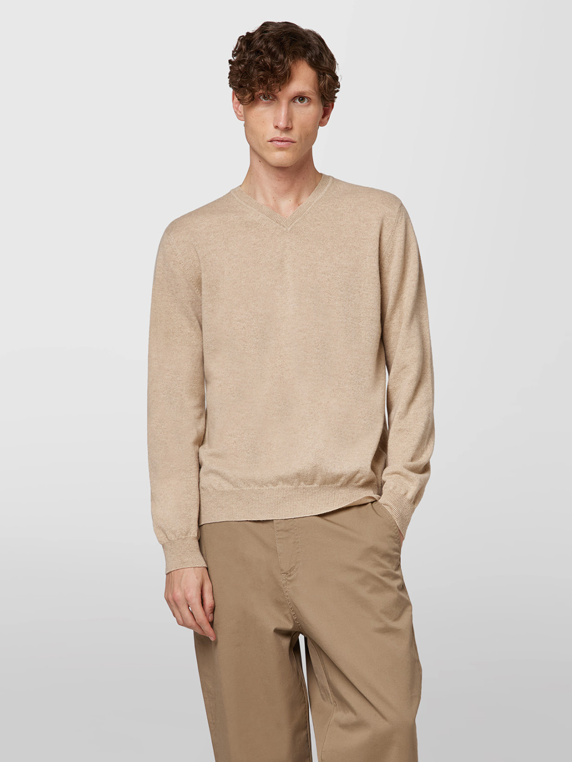 ALPHA STUDIO: URBAN BASIC V-NECK SWEATER IN CASHMERE