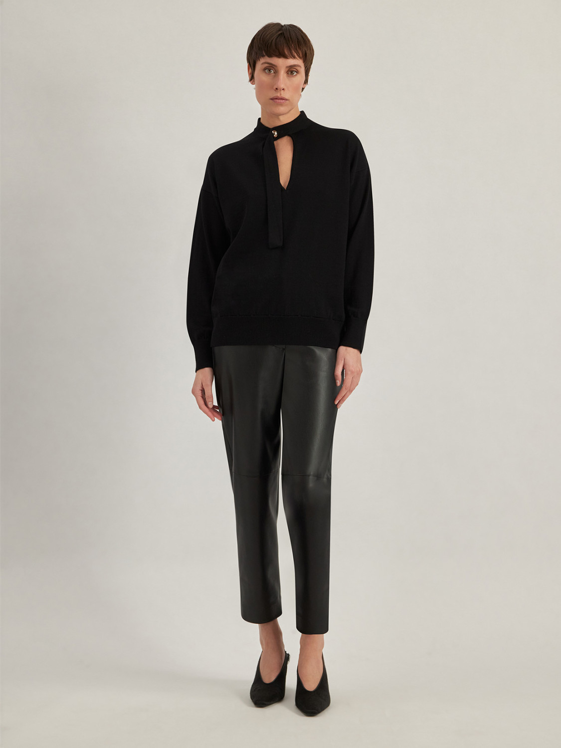 ALPHA STUDIO: JERSEY SERAFINO CON CUELLO BUFANDA EN LANA MERINO