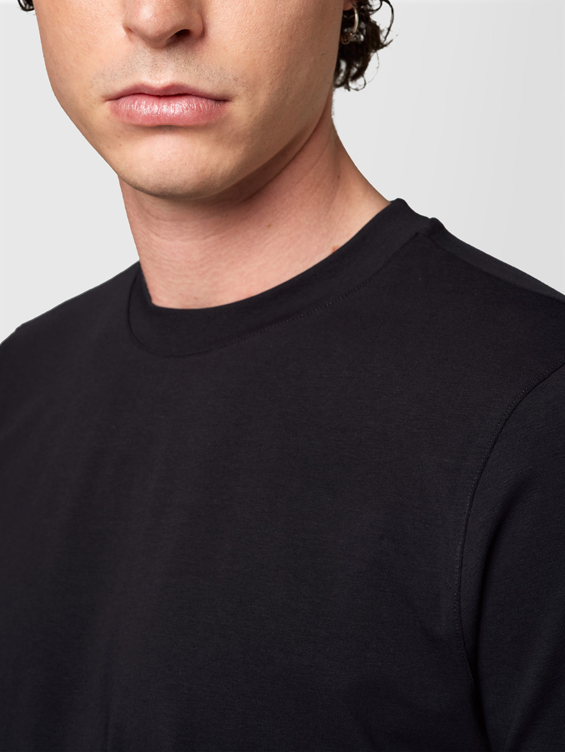 ALPHA STUDIO: T-SHIRT IN JERSEY STRETCH