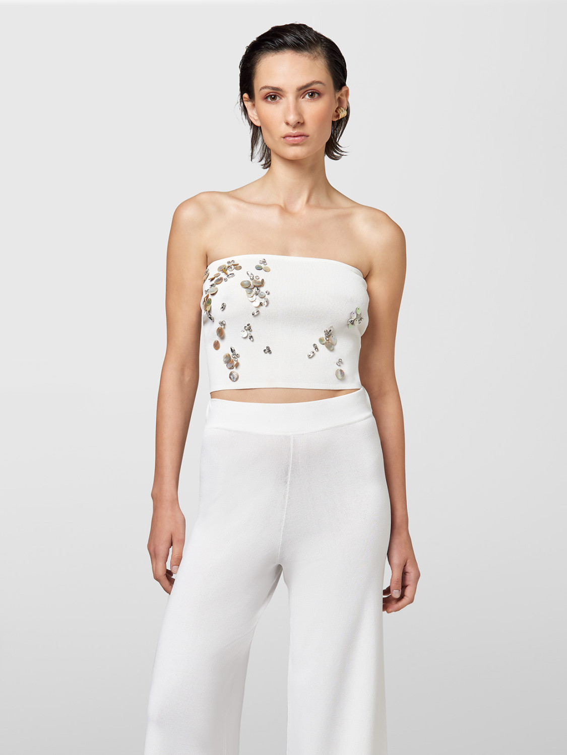 ALPHA STUDIO: TOP TAILORED AVEC BRODERIE